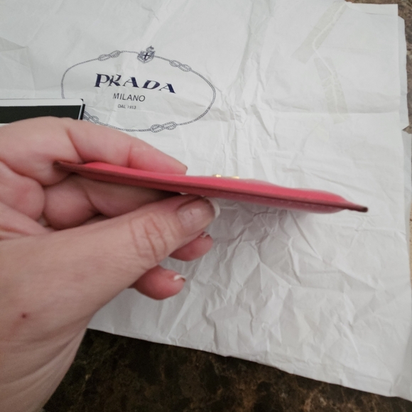 Prada Saffiano leather with gold metal hardware in Peonia pink - Picture 8 of 9